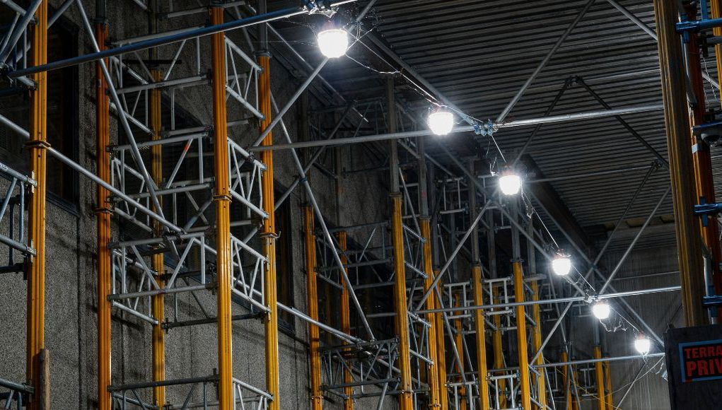 Industrial LED Lifespan & Maintenance: Reducing Downtime Costs